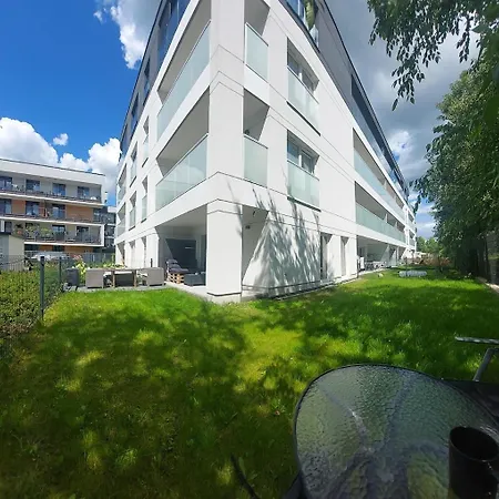 Spacious With Garden *