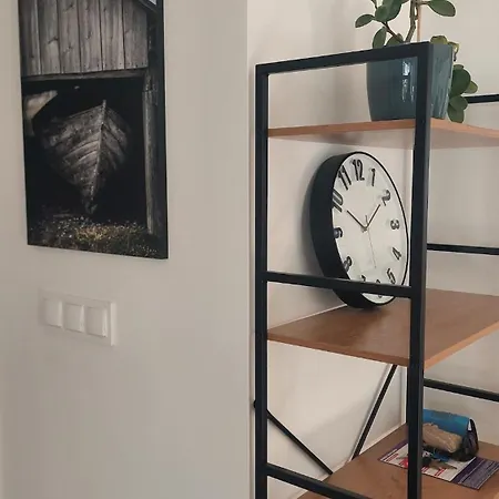 Apartment Spacious With Garden Warsaw