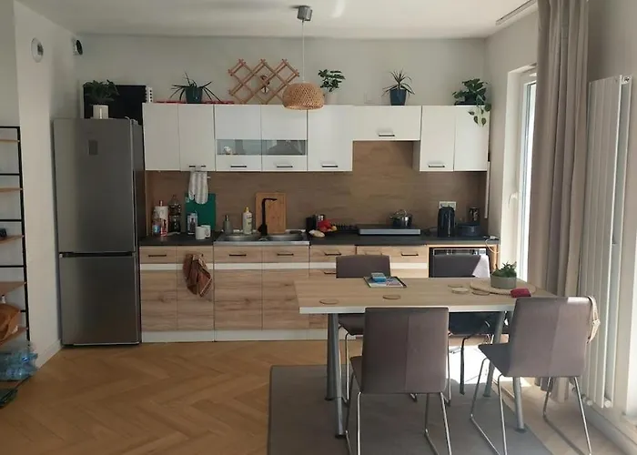 Spacious With Garden *