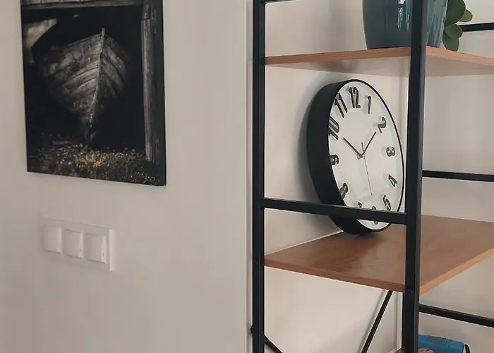 Apartment Spacious With Garden Warsaw